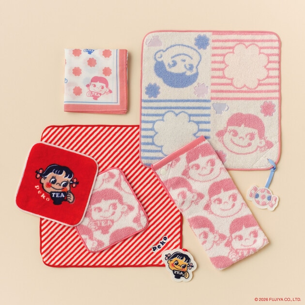 チャーム付きミニタオル（各1100円）、ミニミニタオル（各660円）、ハンカチ（1650円）、タオルポーチ（1540円）