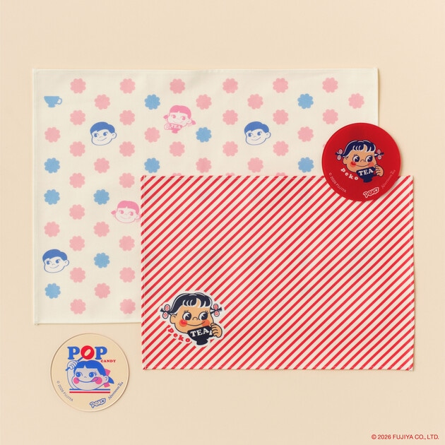 ランチョンマット ピンク（1320円）、ランチョンマット レッド（1100円）、アクリルコースター（各990円）