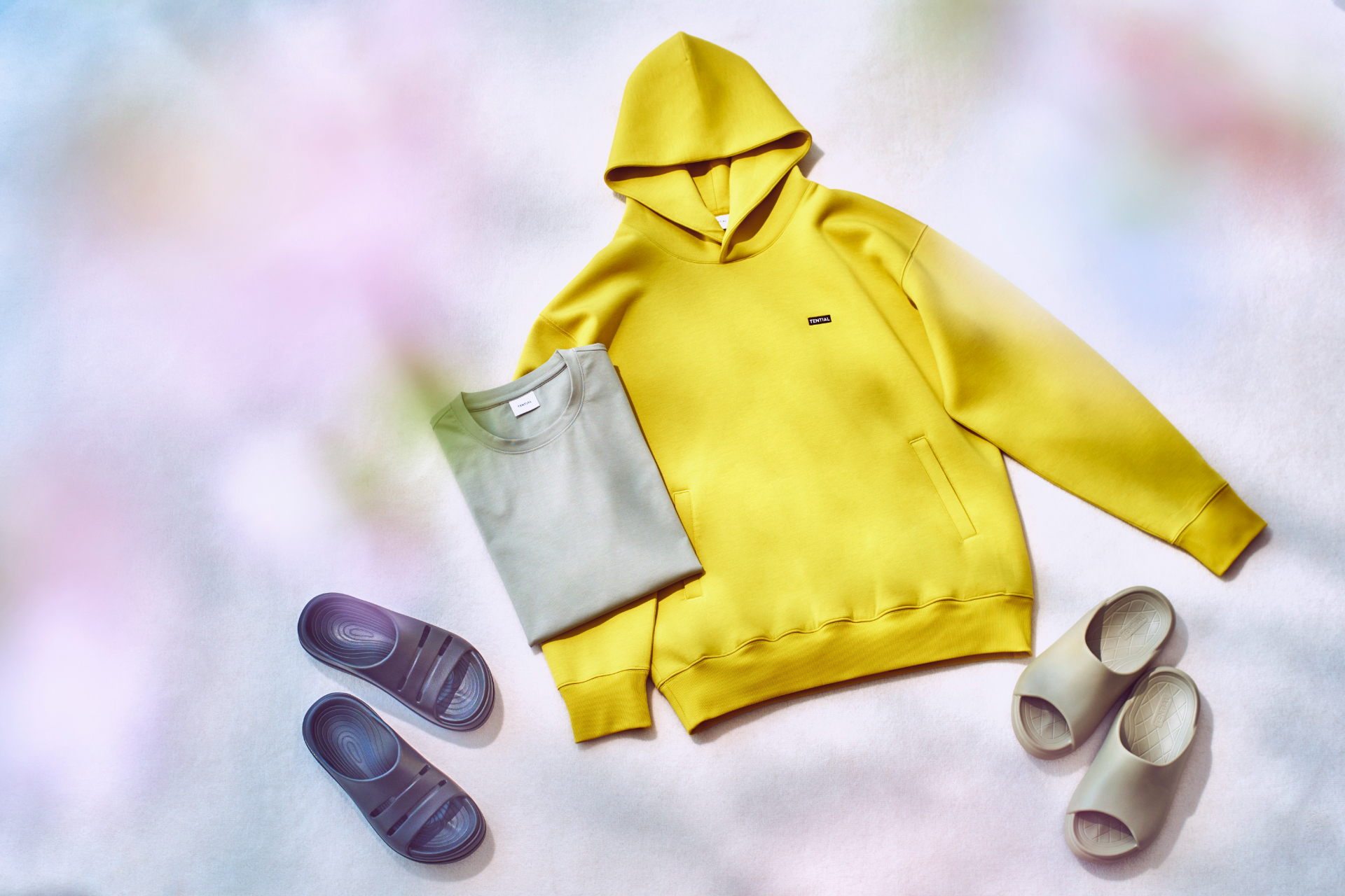 春の外出を軽やかにするリラックスセット（フーディ、リカバリーサンダルなど）