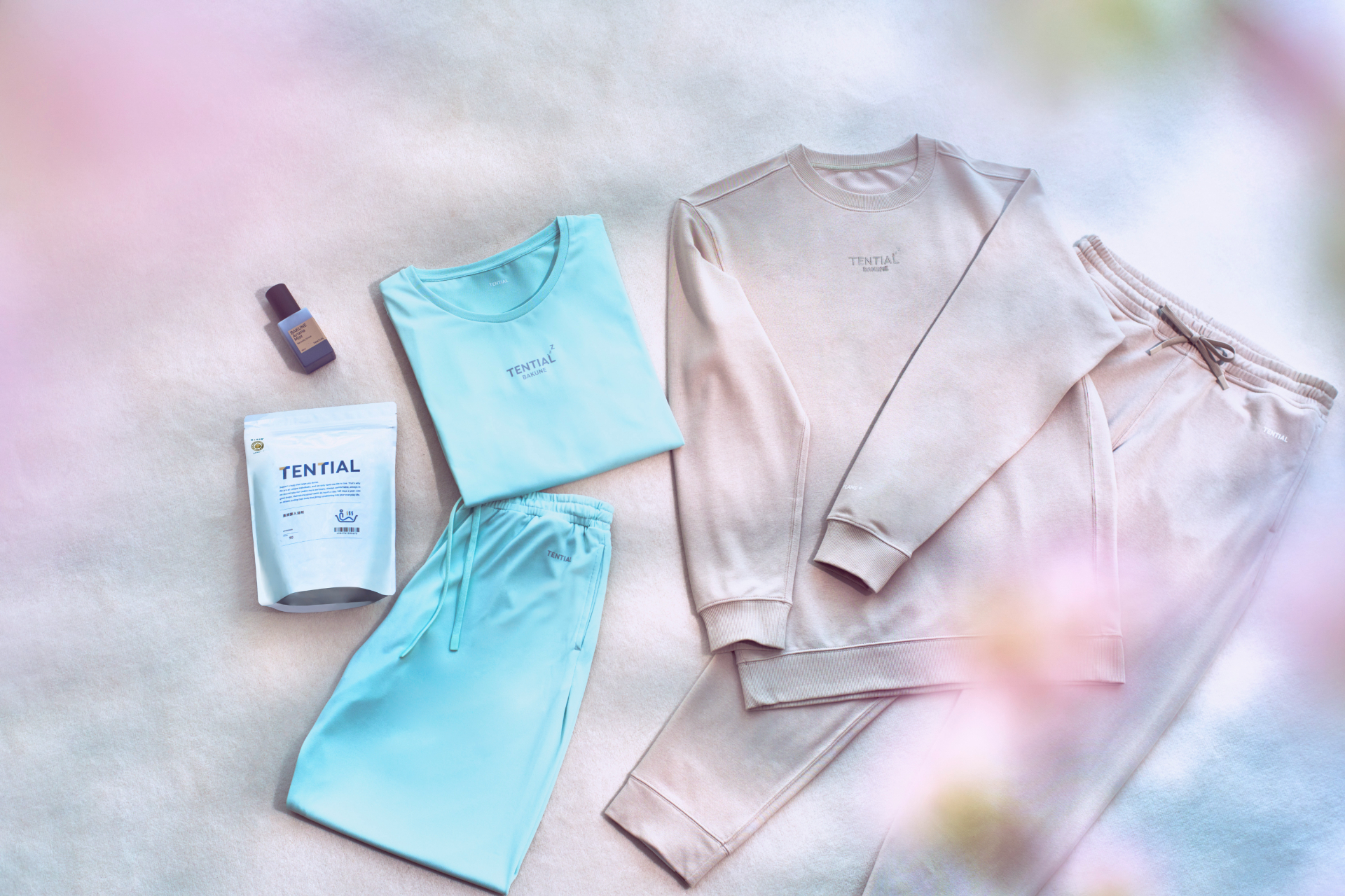 春の夜を整えるセルフケアセット（長袖上下セット、入浴剤、アロマミストなど）