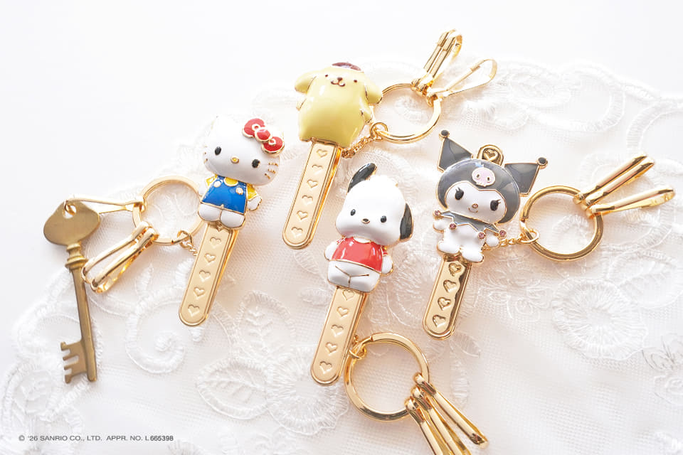 サンリオ　ハローキティ　バックチャーム　ぬいぐるみ 鍵　キー ハローキティやクロミの「バッグキークリップ」でカギの紛失防止
