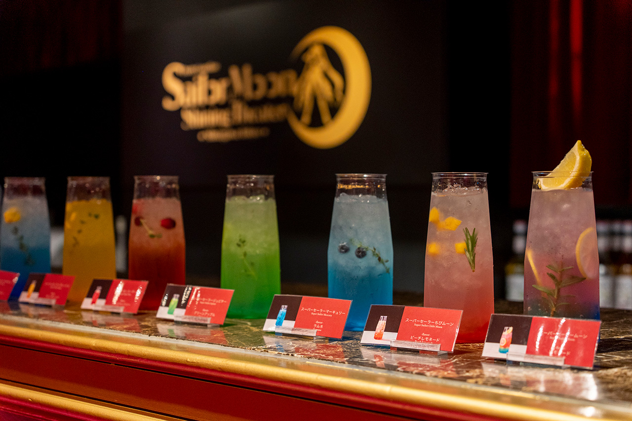 オリジナルドリンク。一番右は【レモネード】スーパーセーラームーン