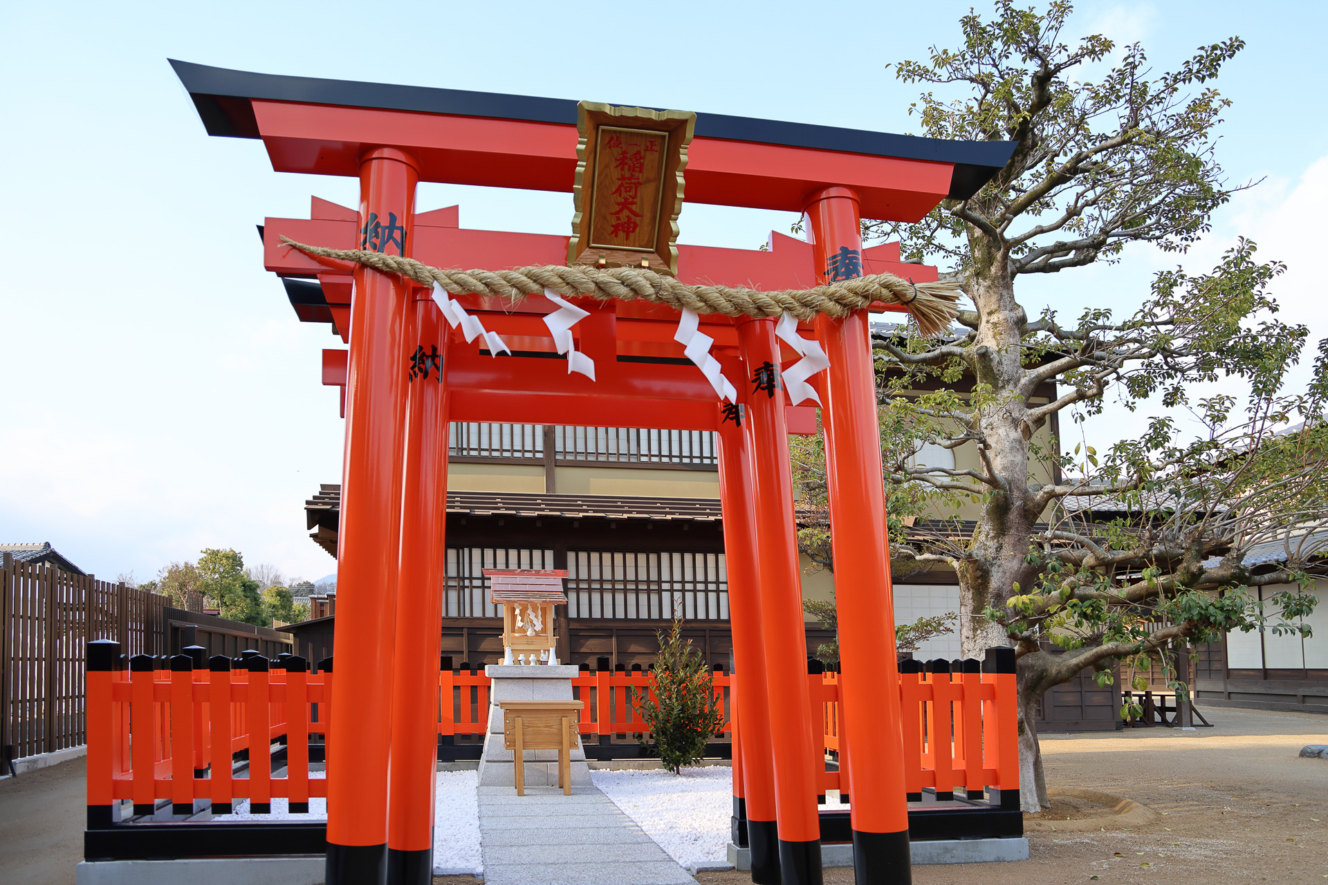 散策中にふと目に留まったお稲荷さん