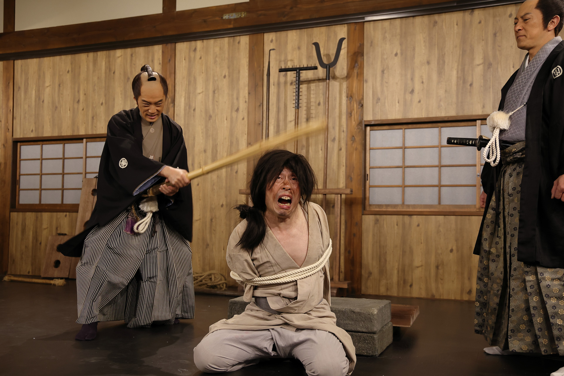 武家屋敷 壱之間 の夜の演目「大人しか入れない拷問屋敷」。その名のとおり18禁である