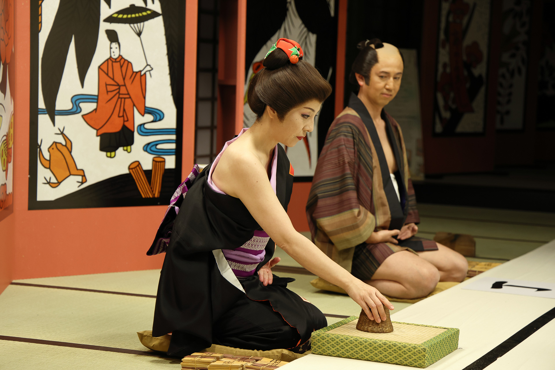 ルールはシンプル。2つのサイコロの出目の合計が半（奇数）か丁（偶数）かを賭ける