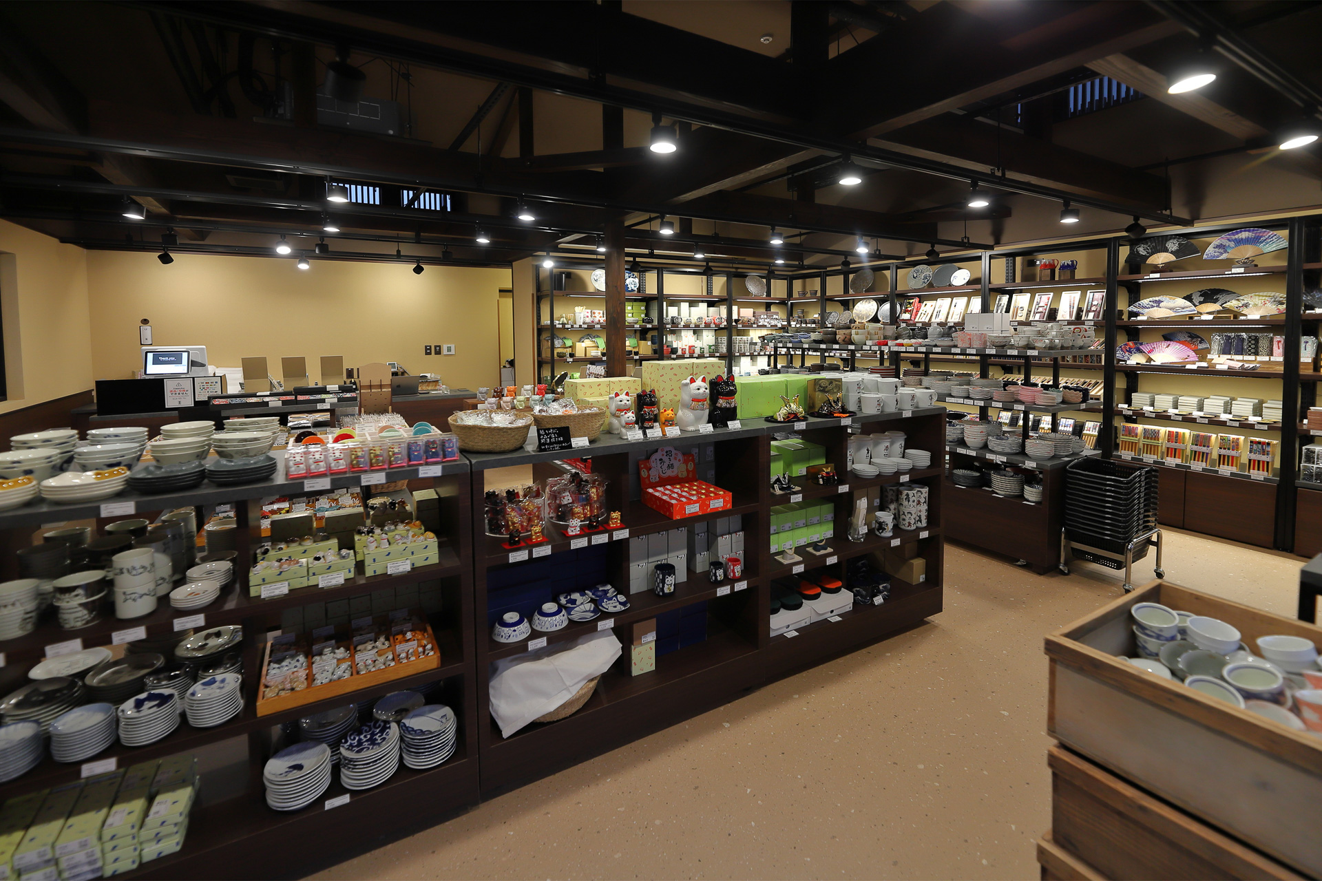 「東堂 AZUMA-DO」は美濃焼に現代の息吹を吹き込んだ和食器とキッチンアイテムを豊富に揃える