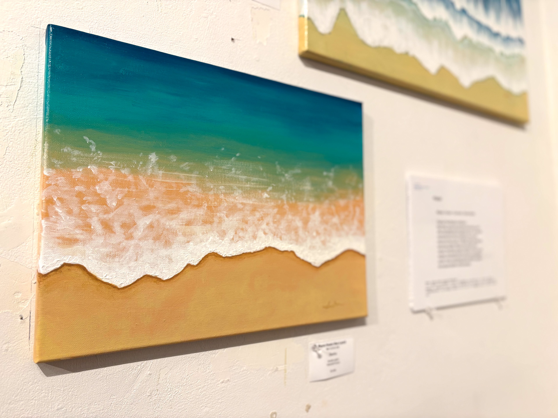 マカイ（海）シリーズより。波と泡と砂の静かなリズムが広がる午後の浜辺