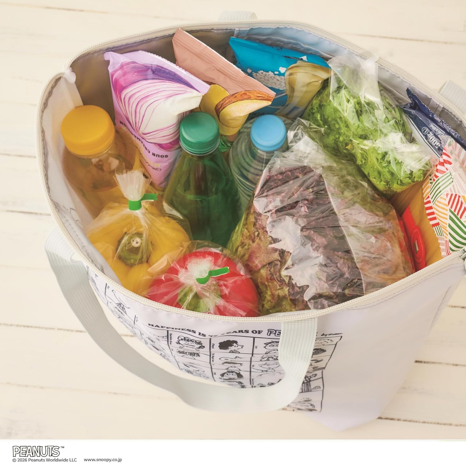 食材や荷物もたっぷり収納