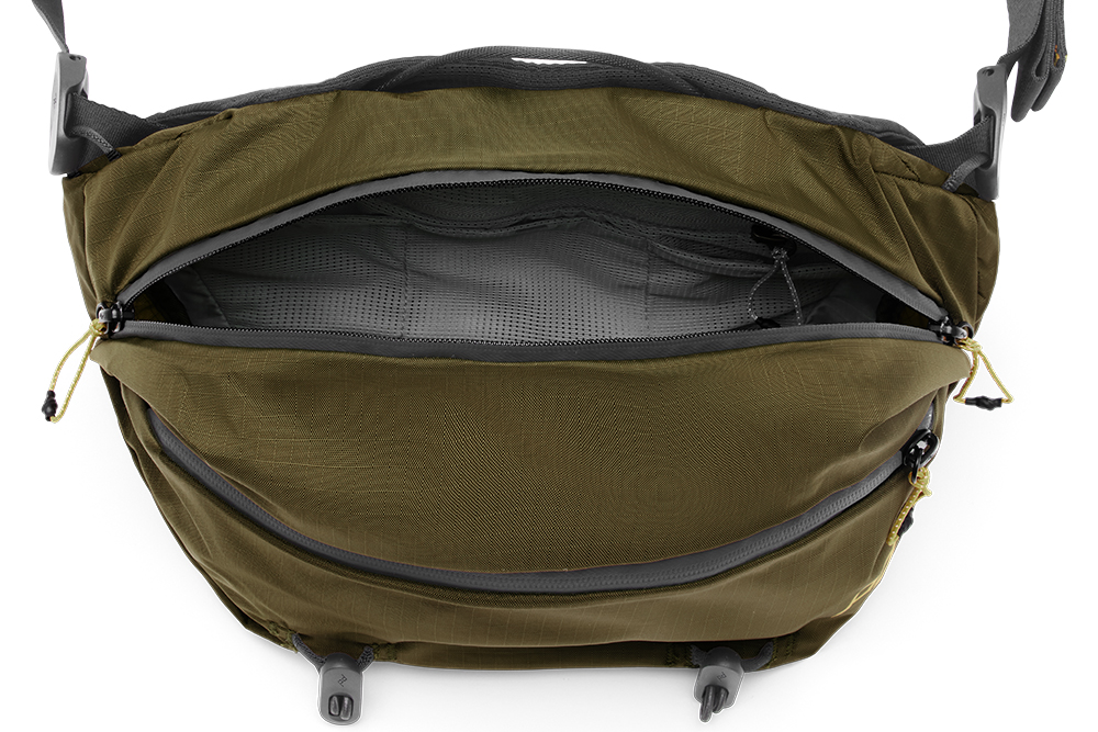 大きく開く開口部