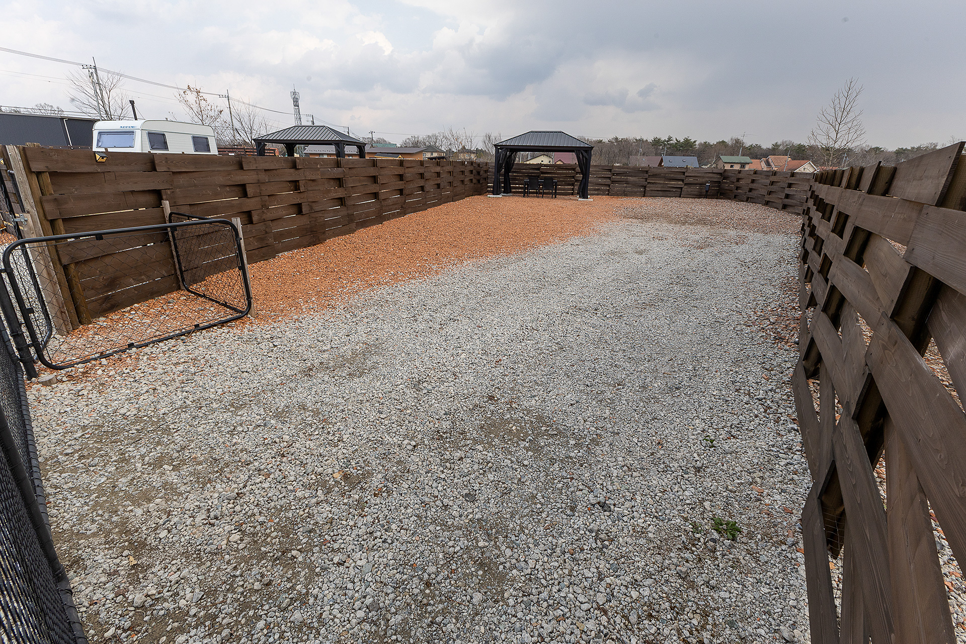 大型の車両用ではほかにも「プライベートサイト」があり、こちらは2区画。サイズは幅が約13m、奥行きは22mまたは25m