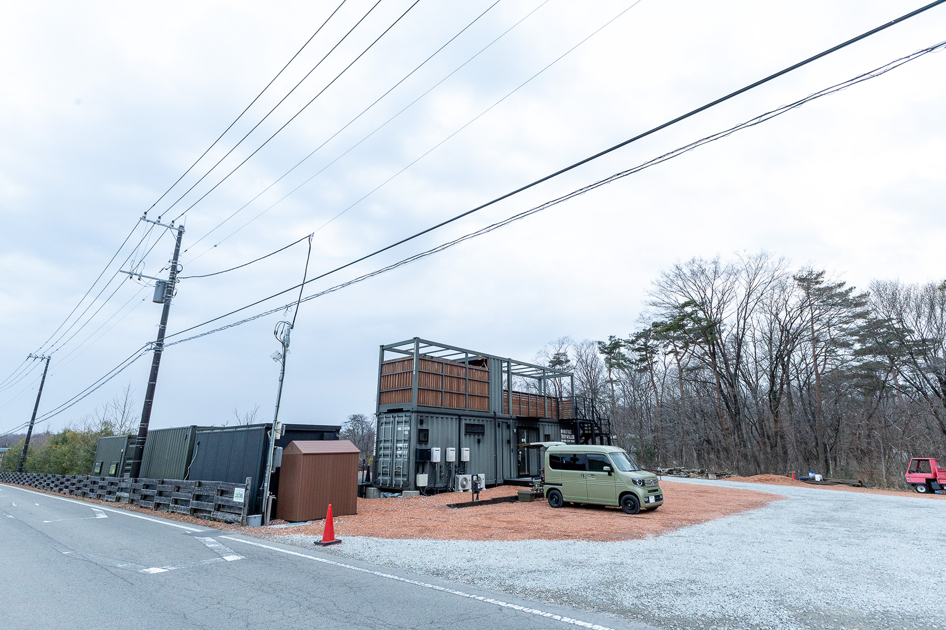 道路側から撮影してみた