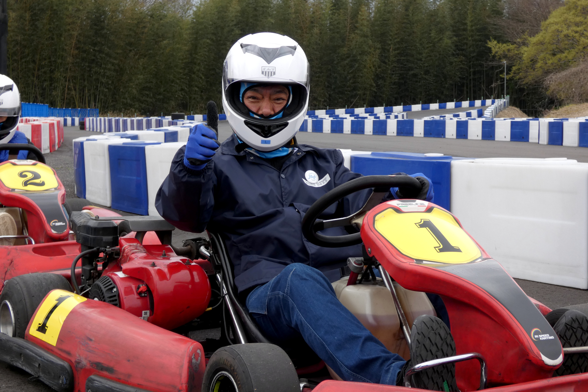 常総市長の神達岳志氏が5分間のレンタル走行を体験