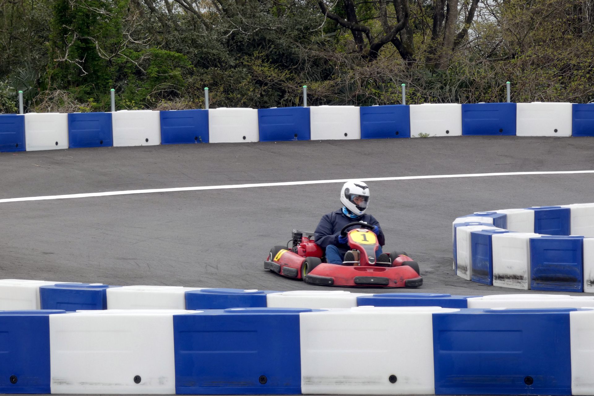 常総市長の神達岳志氏が5分間のレンタル走行を体験