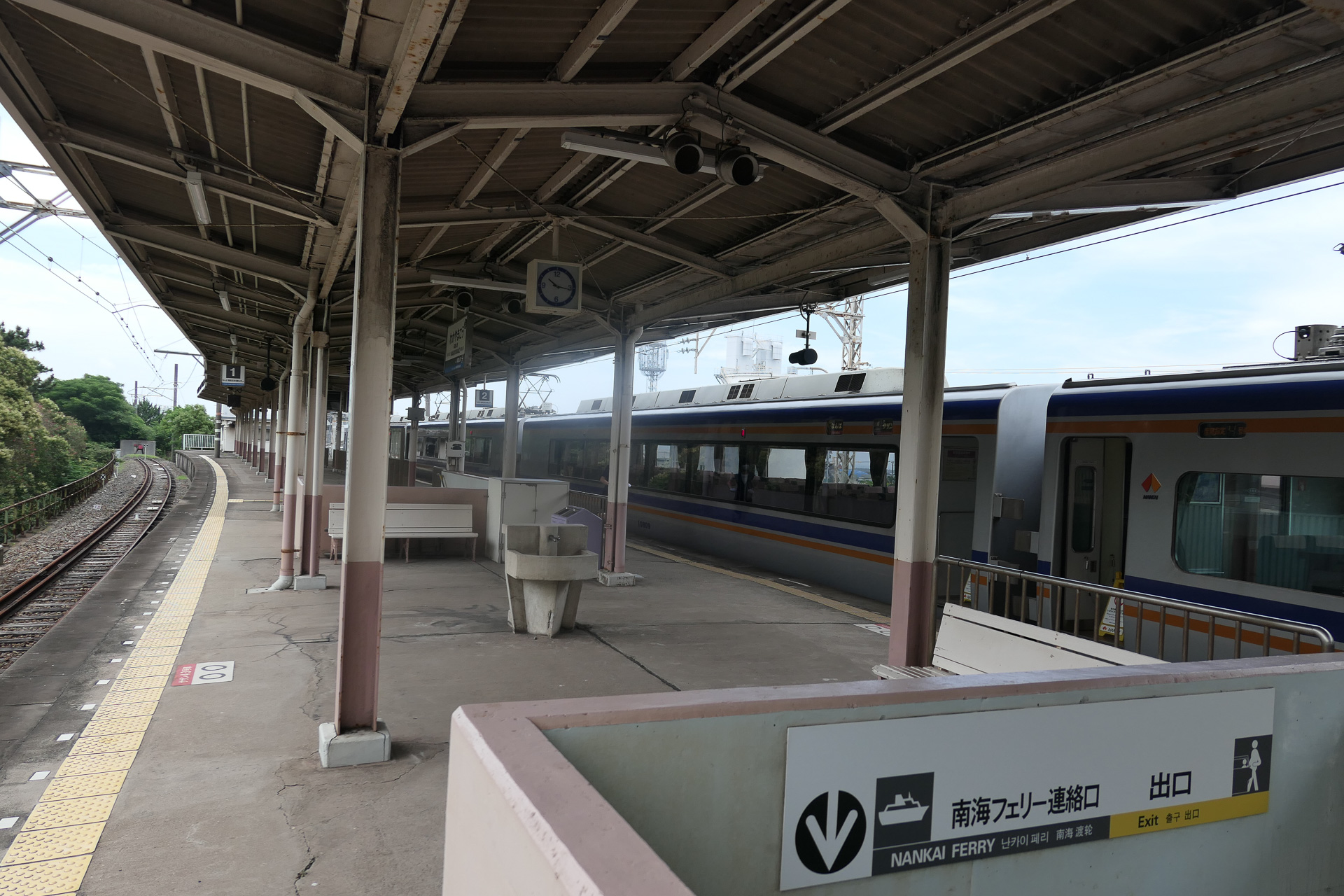 南海電鉄・和歌山港駅