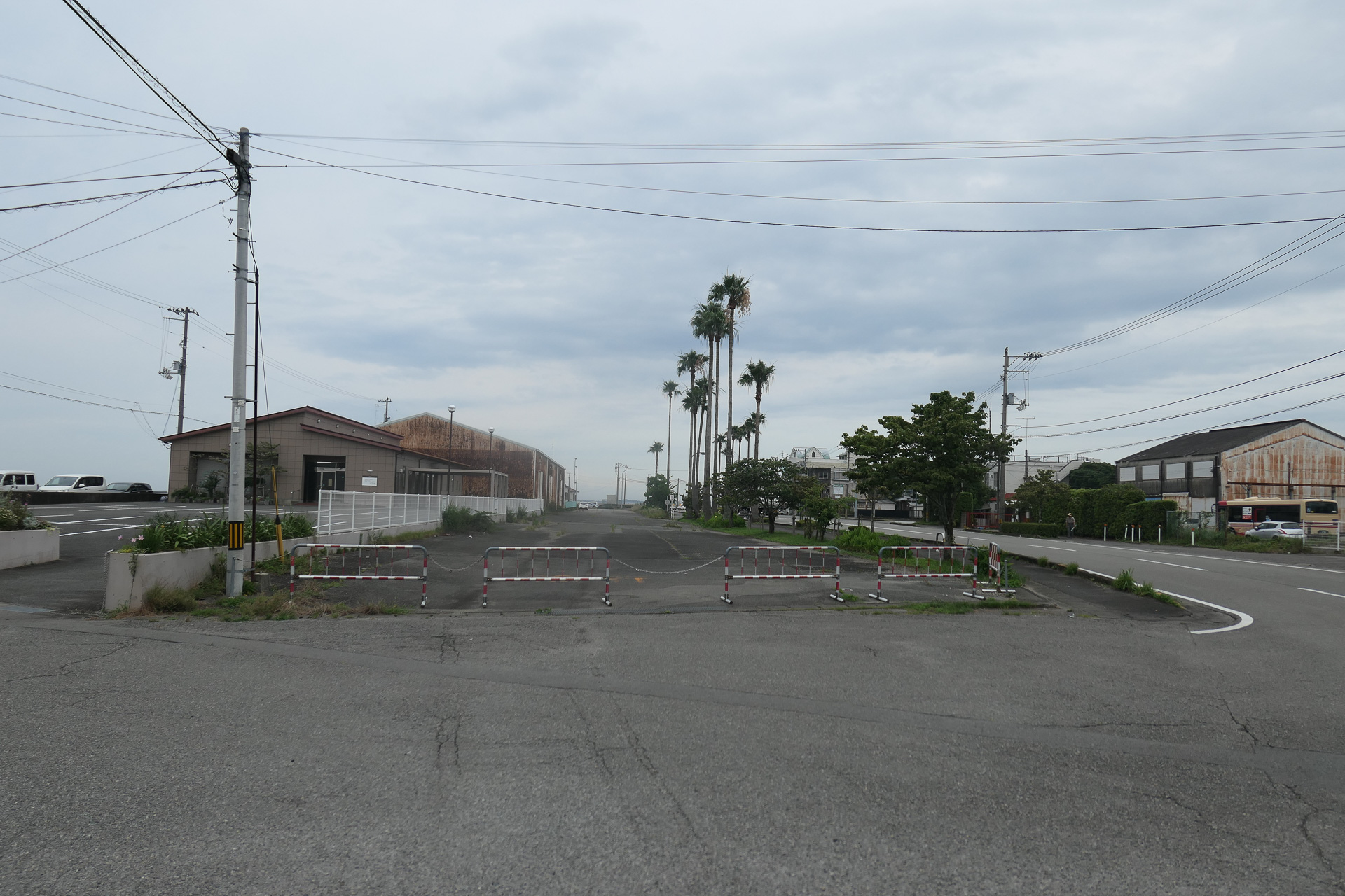 国鉄小松島港駅・跡地　写真奥にフェリーが発着していた