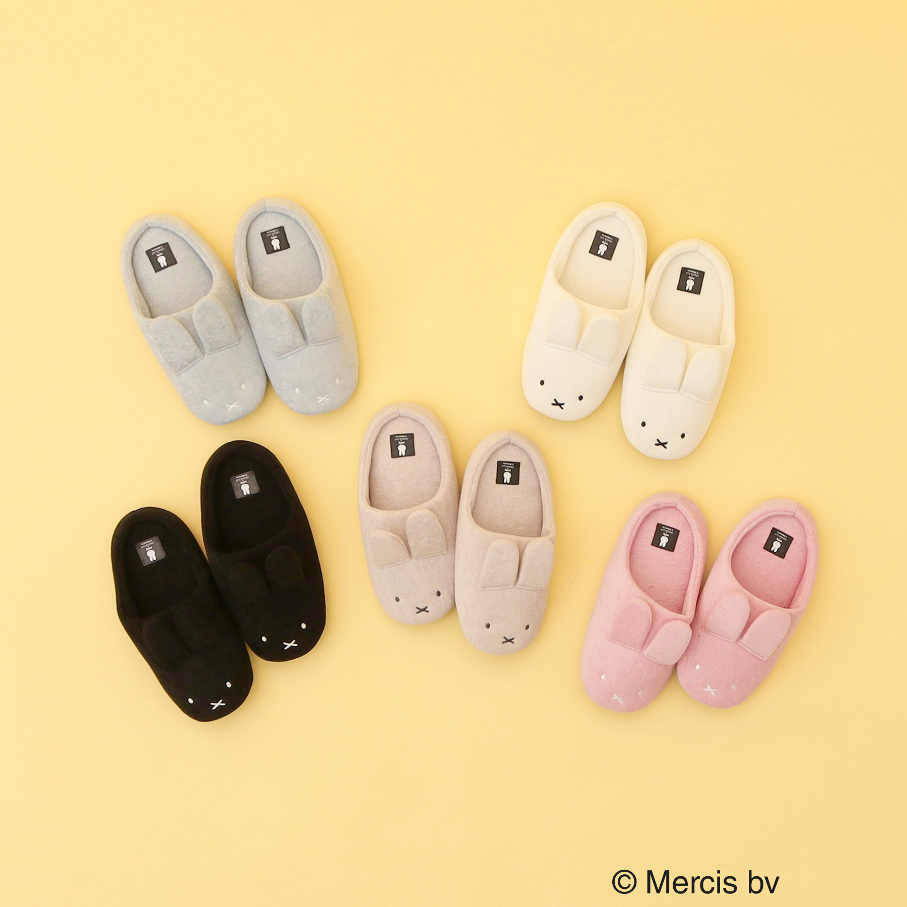 ミッフィー パイルルームスリッパ（5色、各3479円）。耳を立体的に表現したデザインと中綿入りでふかふかの履き心地が特徴
