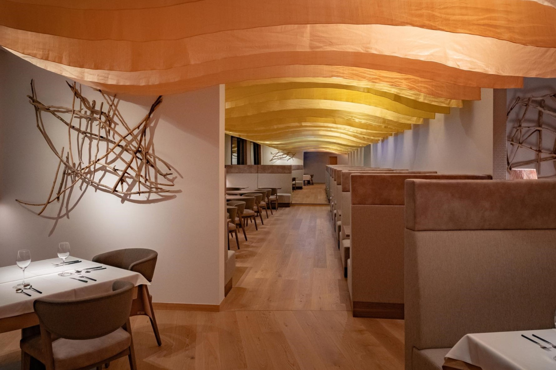 落ち着いた空間のレストランで創作和食ディナー/和朝食が楽しめる