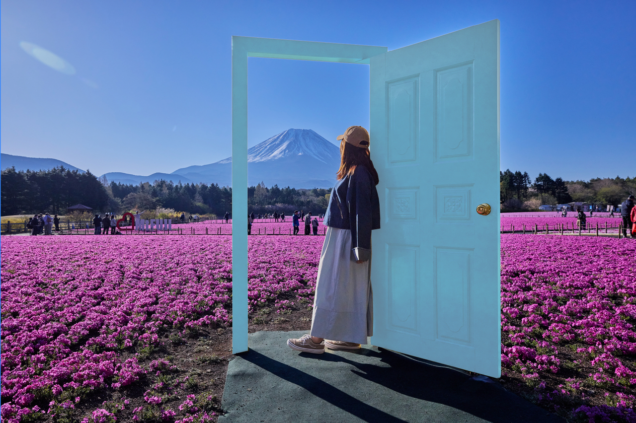 例年人気のフォトスポット「幸せへ続く扉」