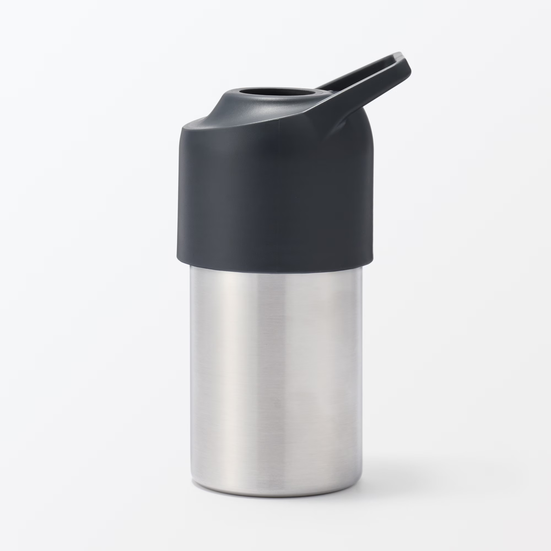 旧モデルは持ち手が固定式になっている（ダークブルー含む3カラー、各1490円）