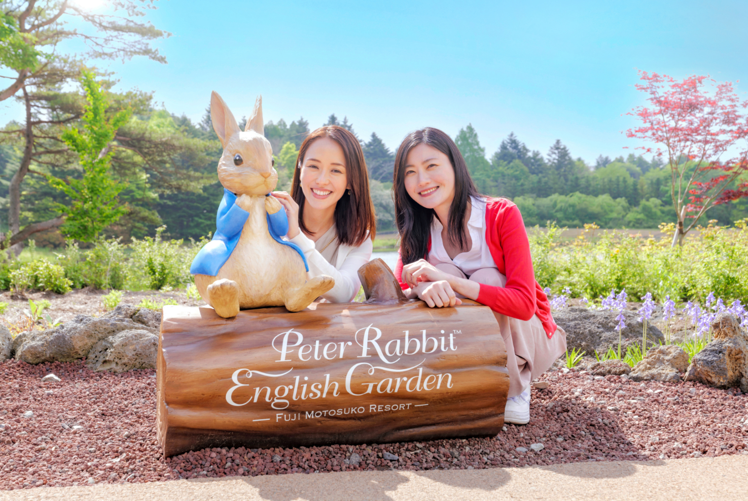 春から初冬にかけて約300種類の草木や花々が咲き誇る