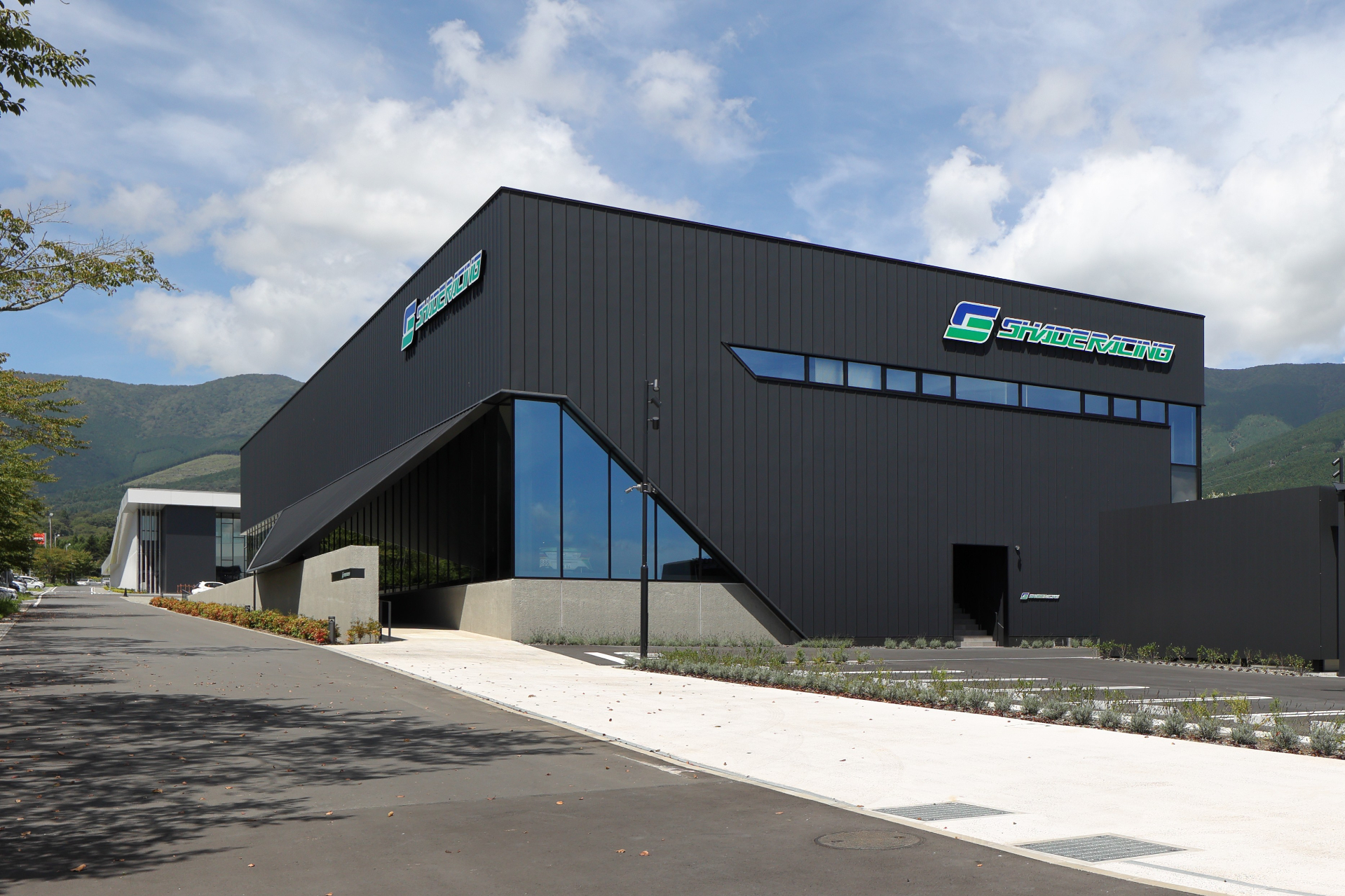 シェイドレーシング FUJI ファクトリー（2023年開業）