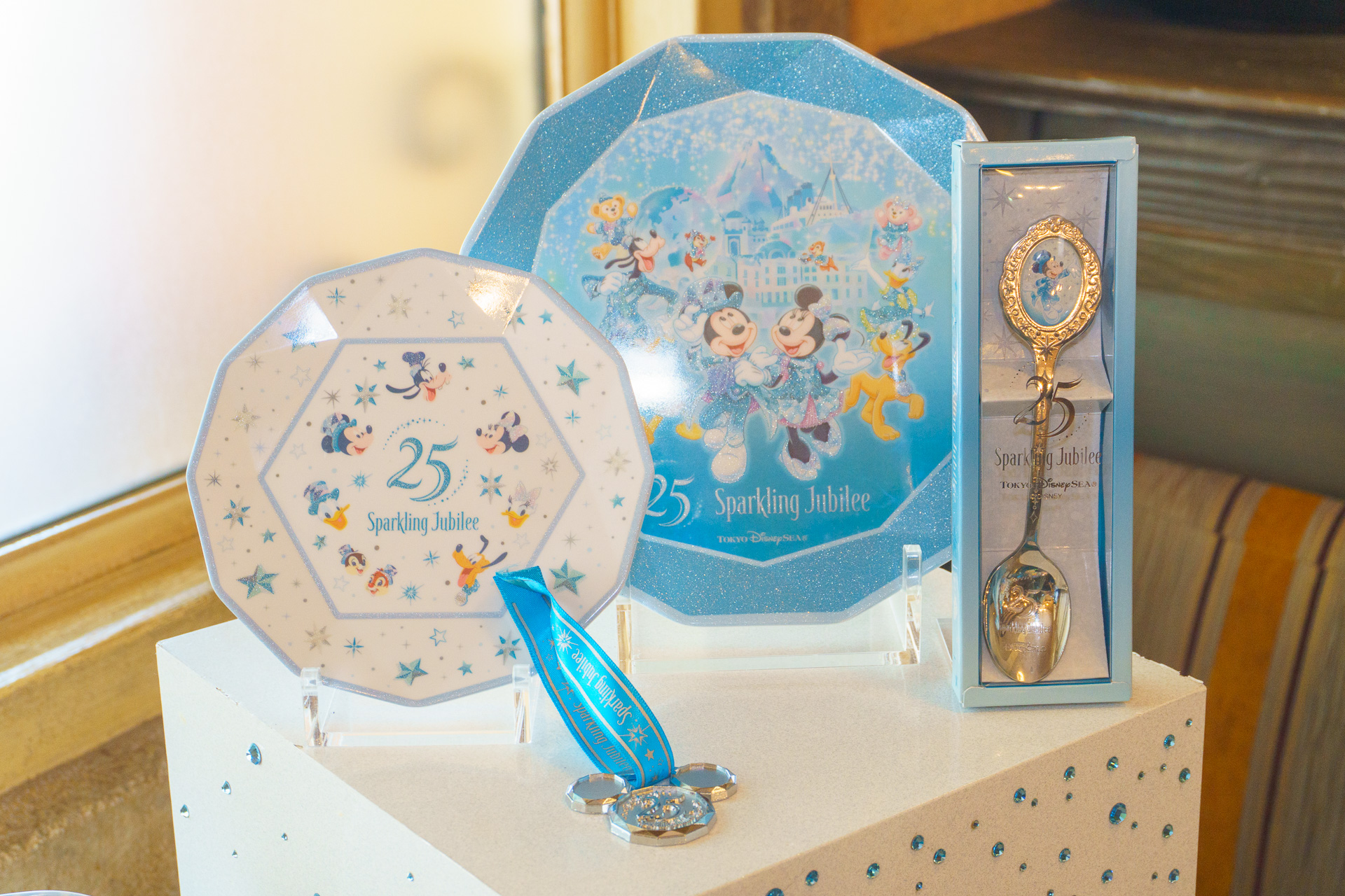 スーベニアプレート、スーベニアメダル、スーベニアスプーンなど