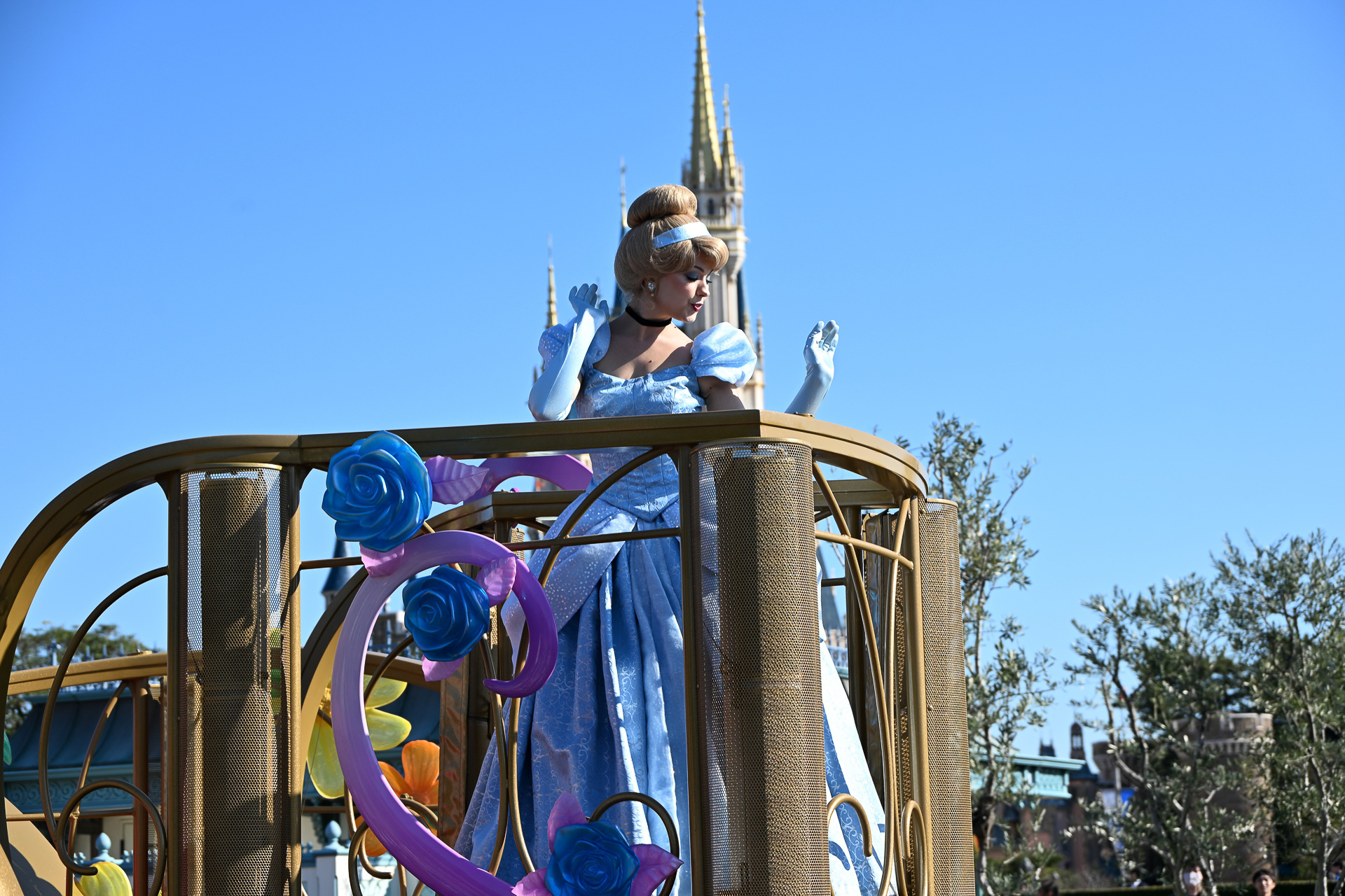 「スウィーツ・ガーデン・プラザ」のフロートはアイシングや砂糖菓子、飴細工風の装飾がポイント