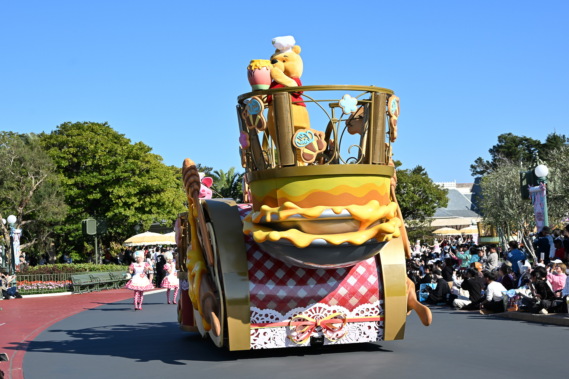 「スウィーツ・キッチン」のフロートにはハニーがたっぷり！