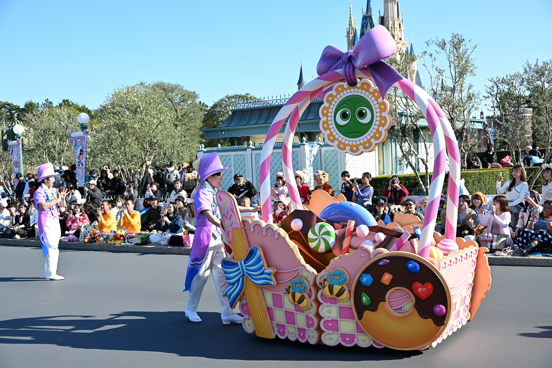 ダンサーコスチュームもお菓子感たっぷり