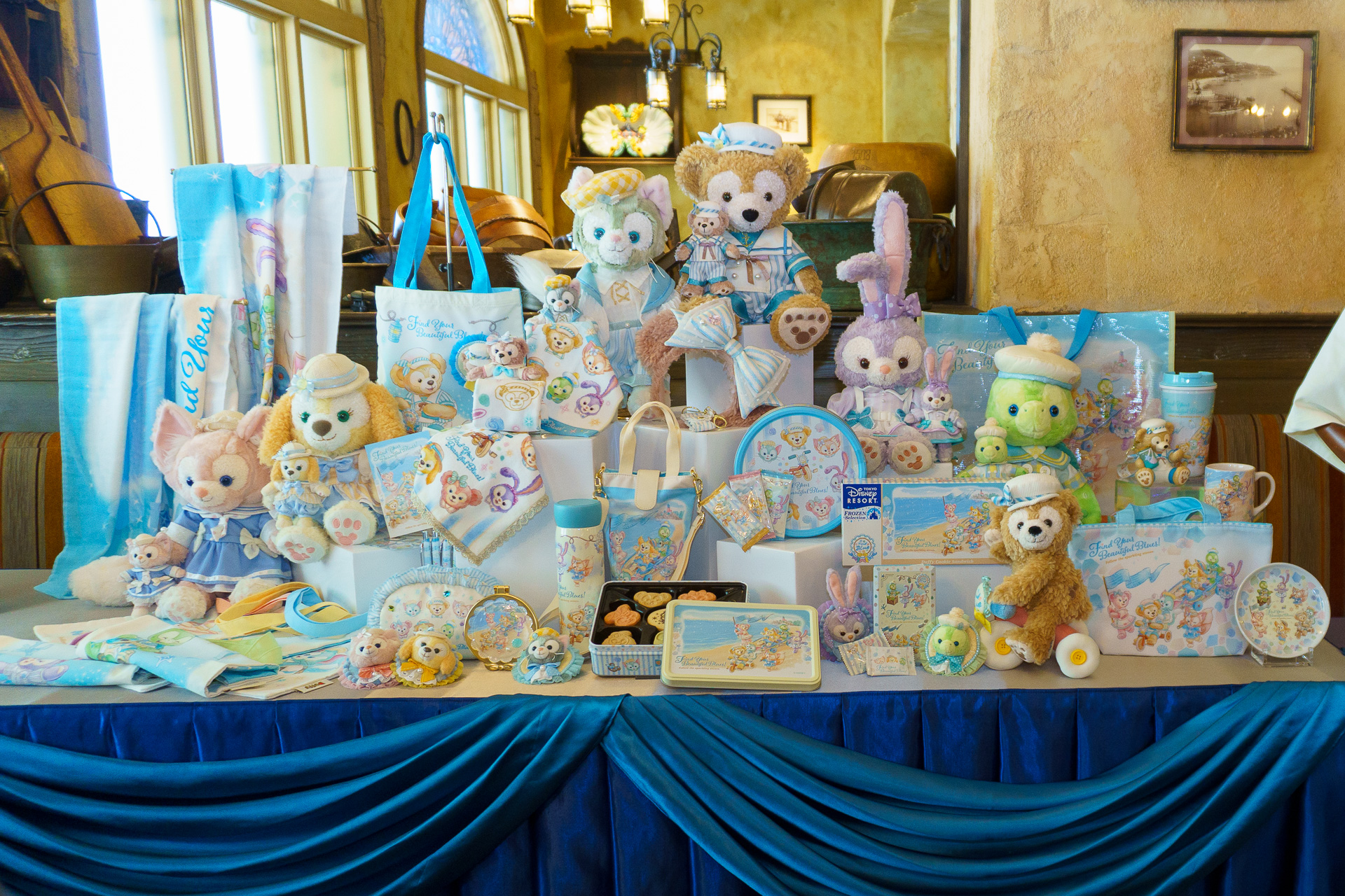 ダッフィー新作グッズ＆スーベニアの集合写真