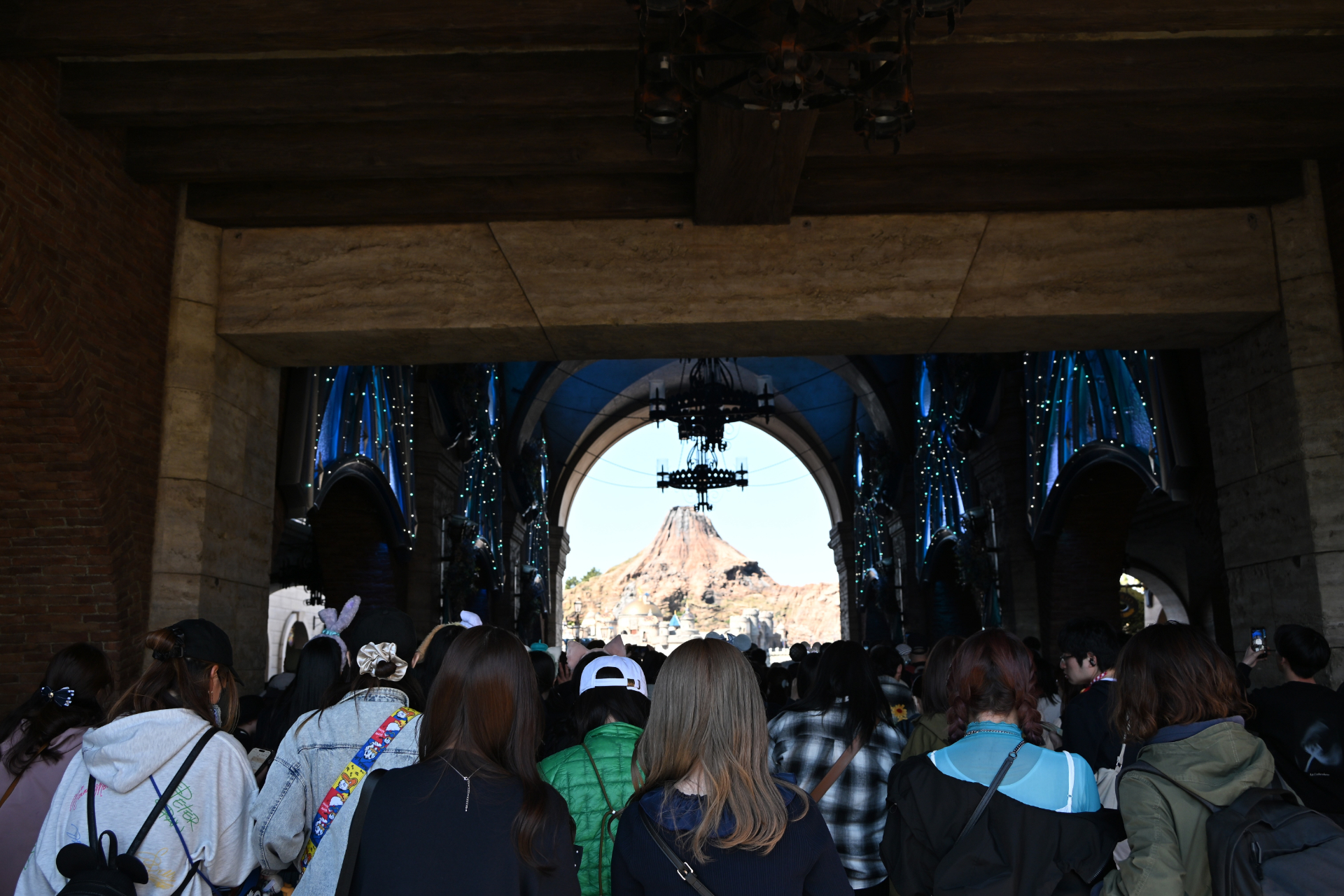 進んでいくとデコレーションがキラキラ輝いていた