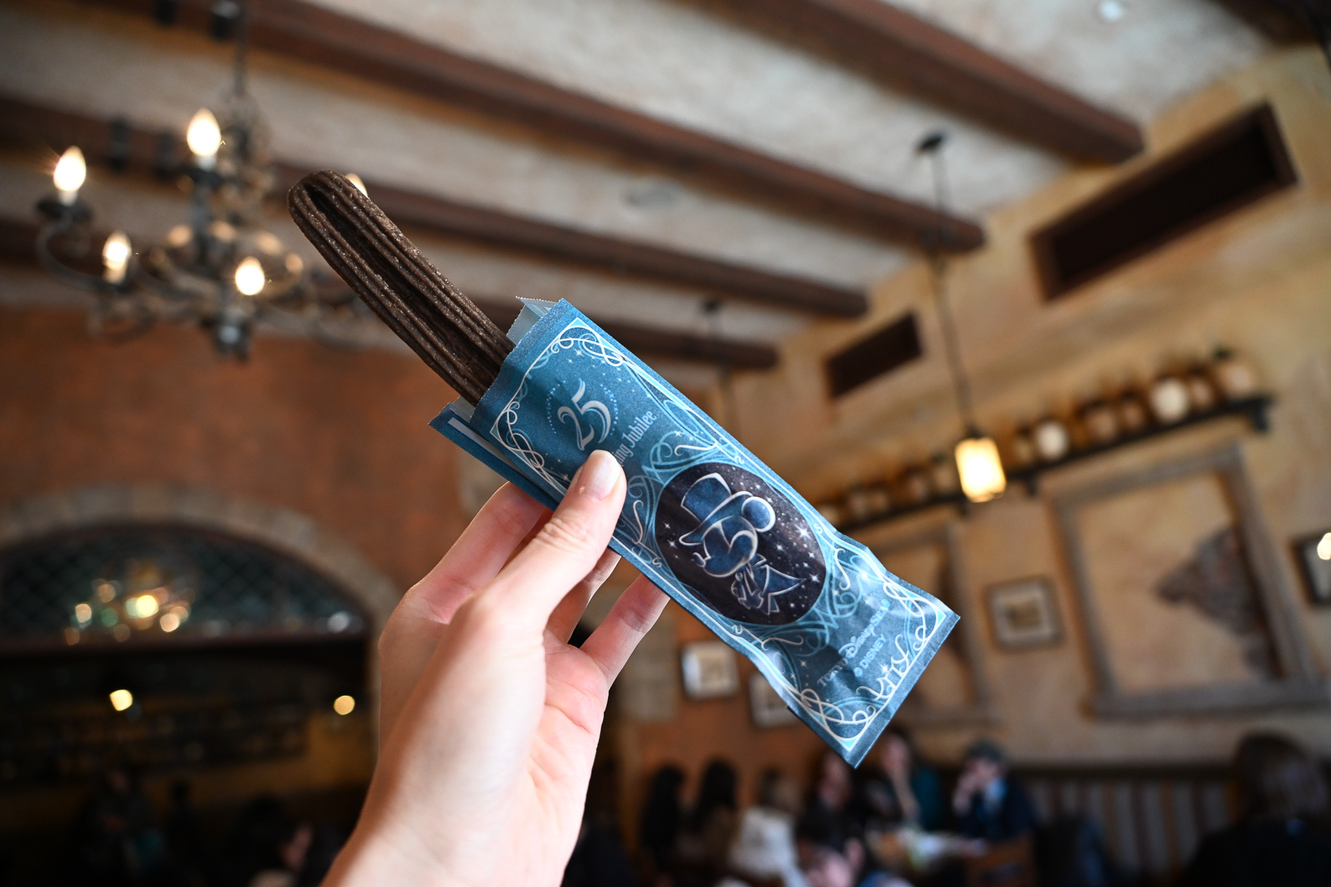 ミッキーチュロス クッキー＆クリーム（650円）