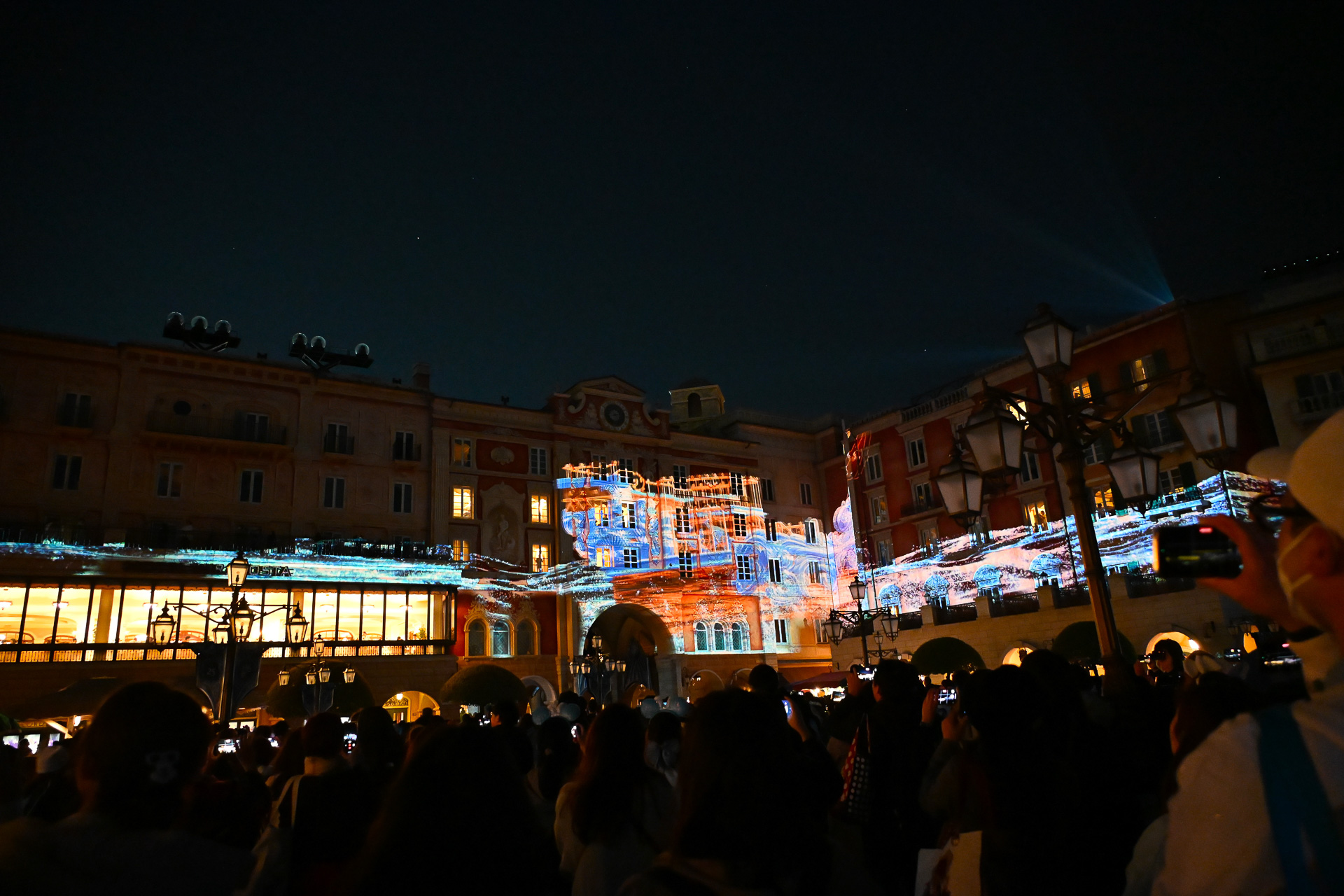 グランドオープニングからのファンは涙