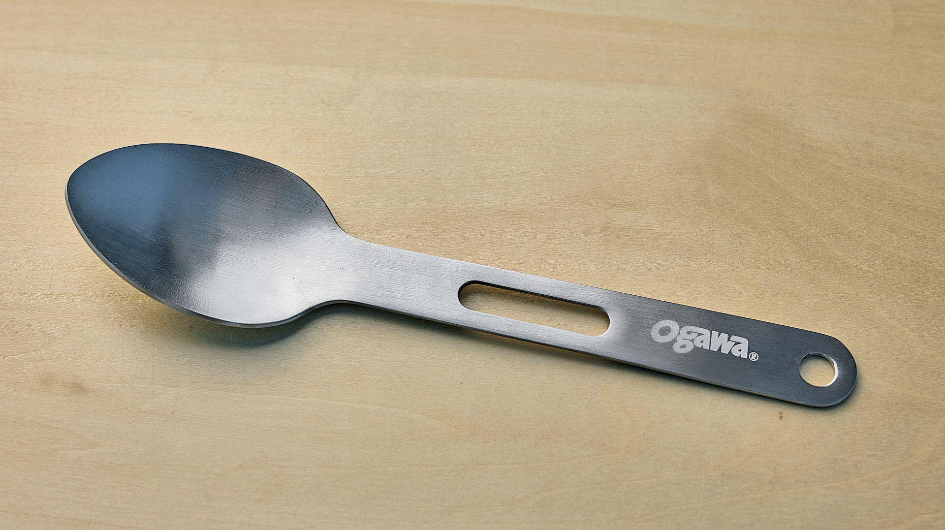 スプーンにはローマ字の「ogawa」ロゴ