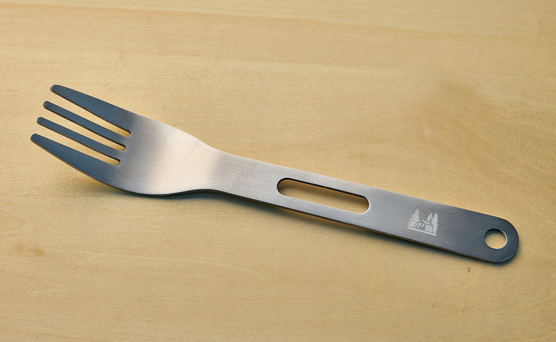 フォークには“オーナーロッジ”のイラストロゴ