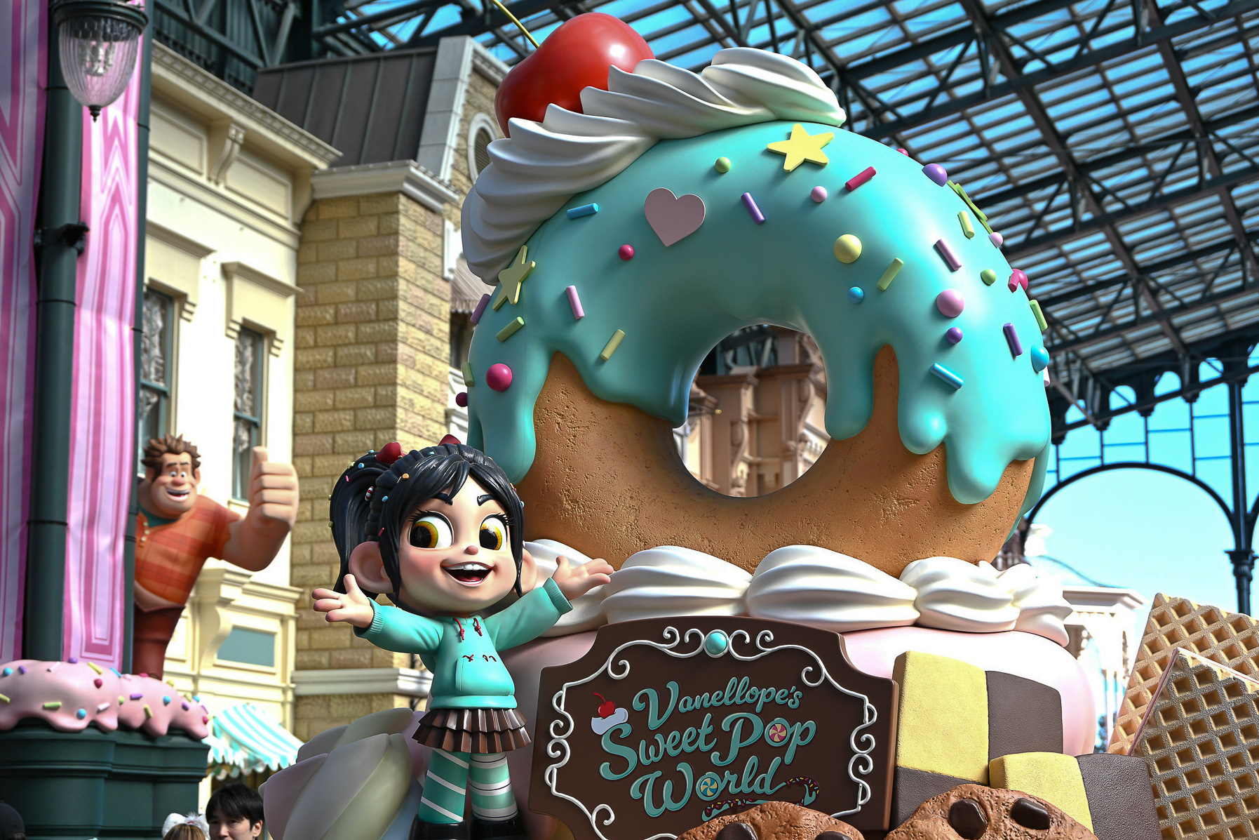 東京ディズニーランド「ヴァネロペのスウィーツ・ポップ・ワールド」本日スタート