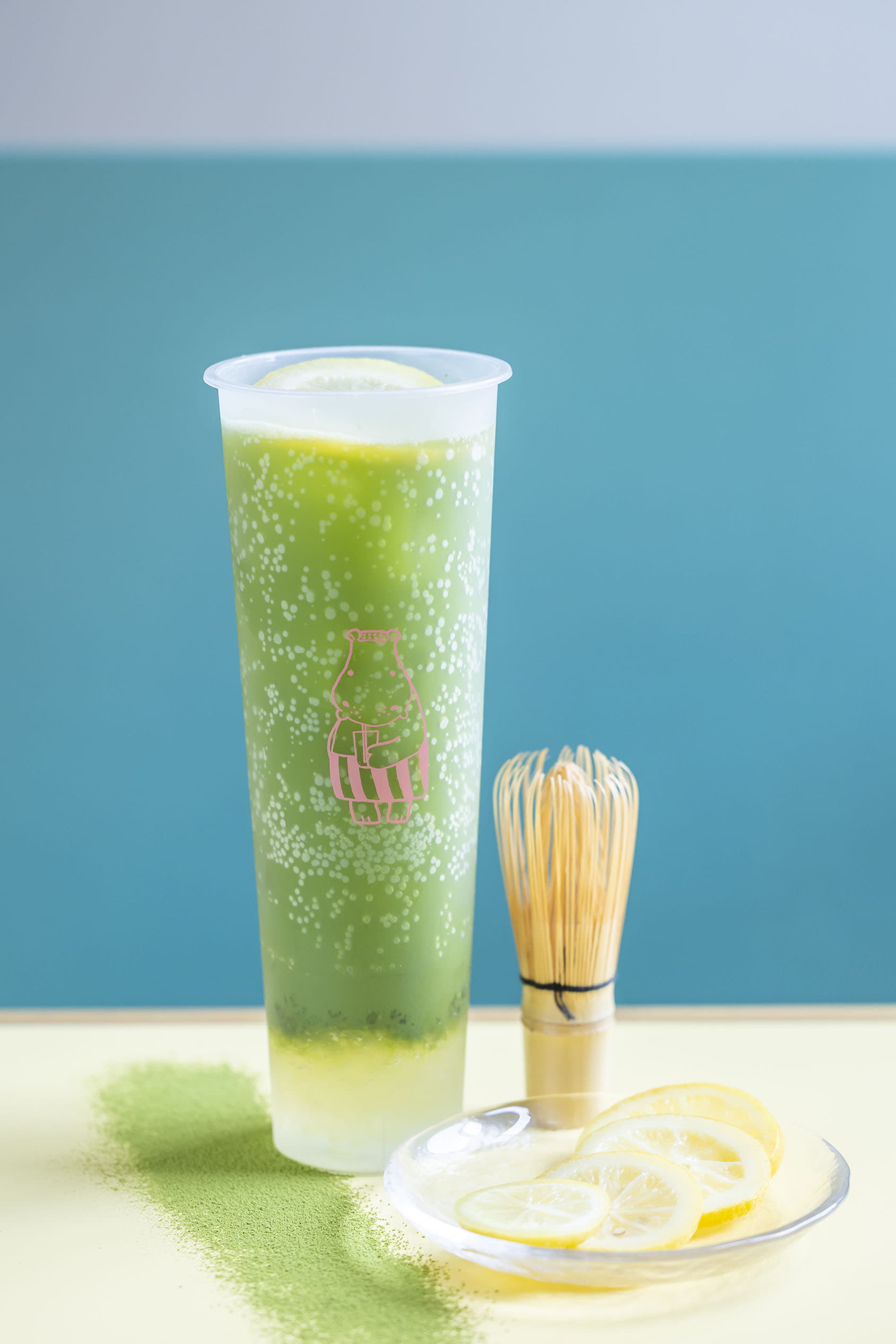 熱海プリン来宮駅店「むっちゃ抹茶シトラスソーダ」（800円）。4月11日発売