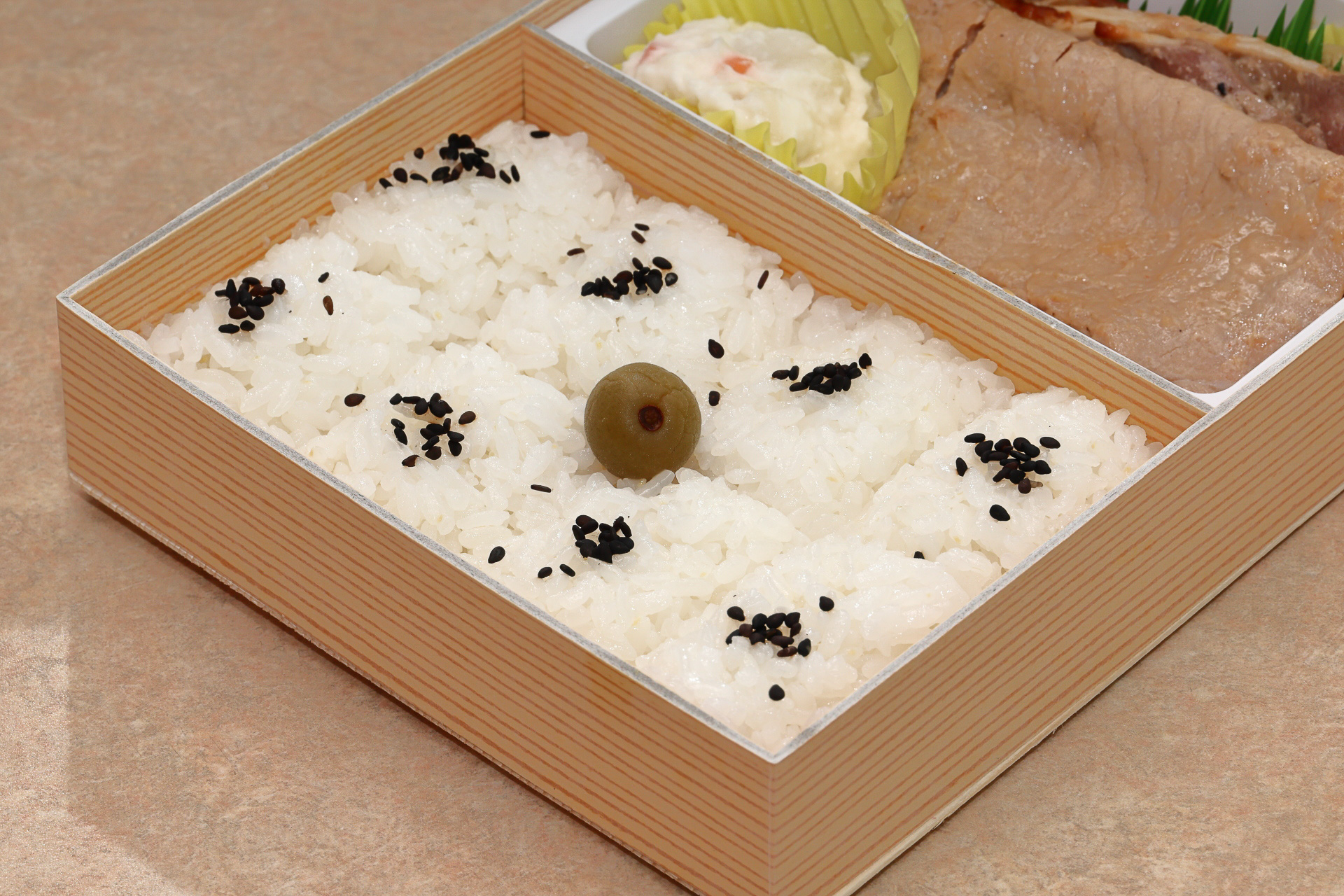 8分割されたご飯は甘味と粘りが強く美味しい