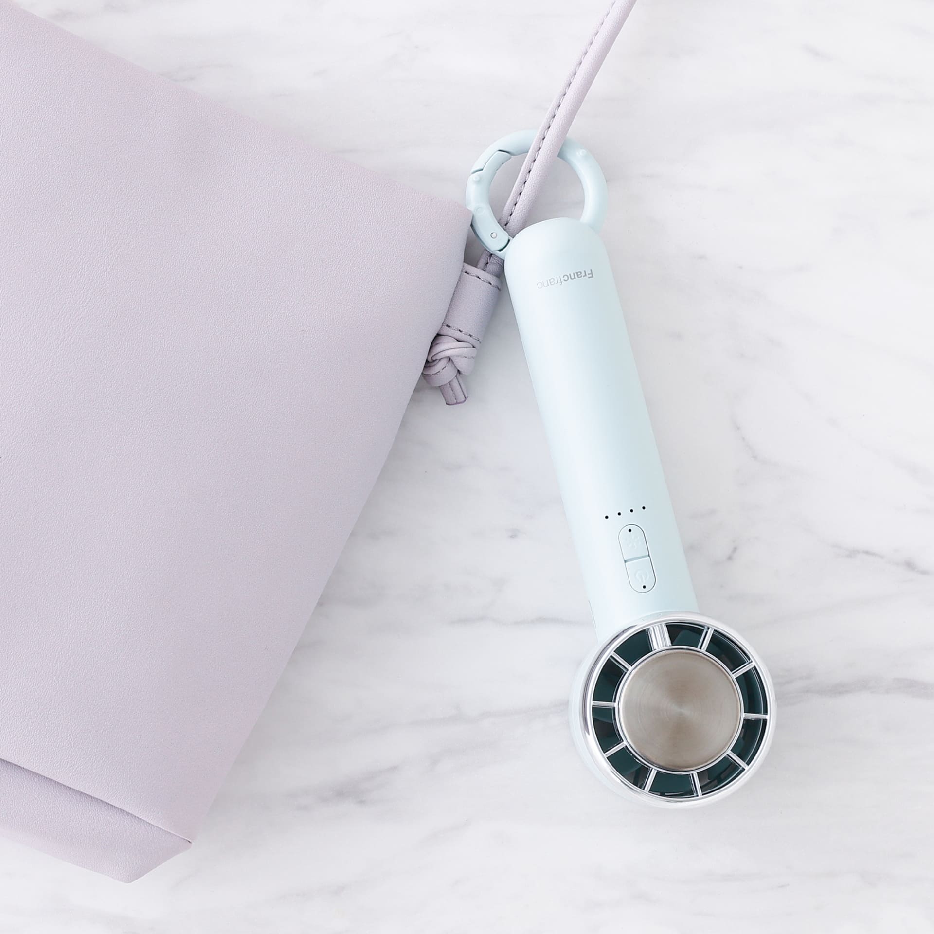 持ち歩きやすいサイズ感