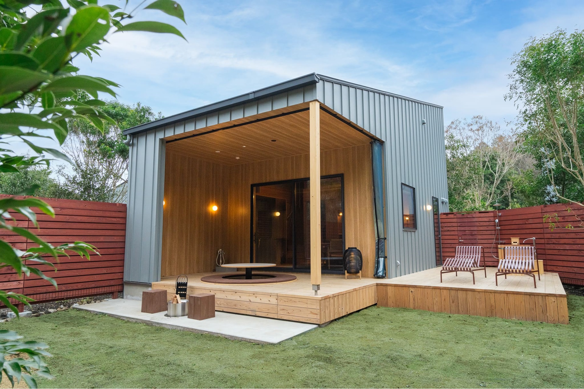 3月16日に開業した「ソラトニワ熱海伊豆山 別邸」。一部棟は愛犬連れOK