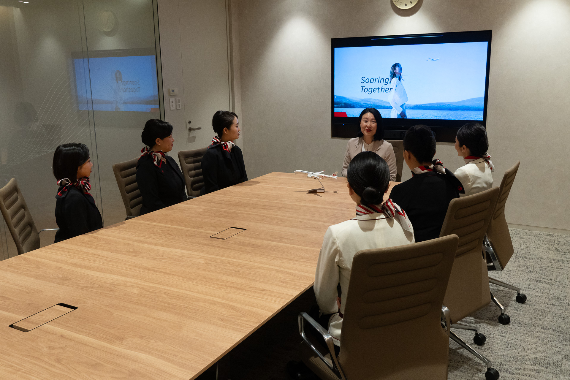 新任アンバサダーにオリエンテーションを行なった日本航空株式会社 執行役員 ソリューション営業本部 副本部長/東京支社長 西原口香織氏