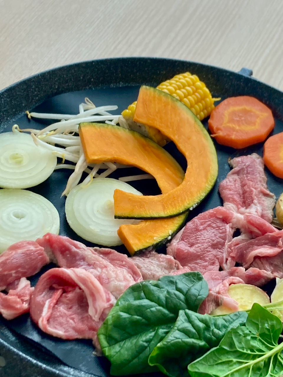 今年は「北海道・藤井ファーム・ラボ」での収穫体験とジンギスカンランチもセットに