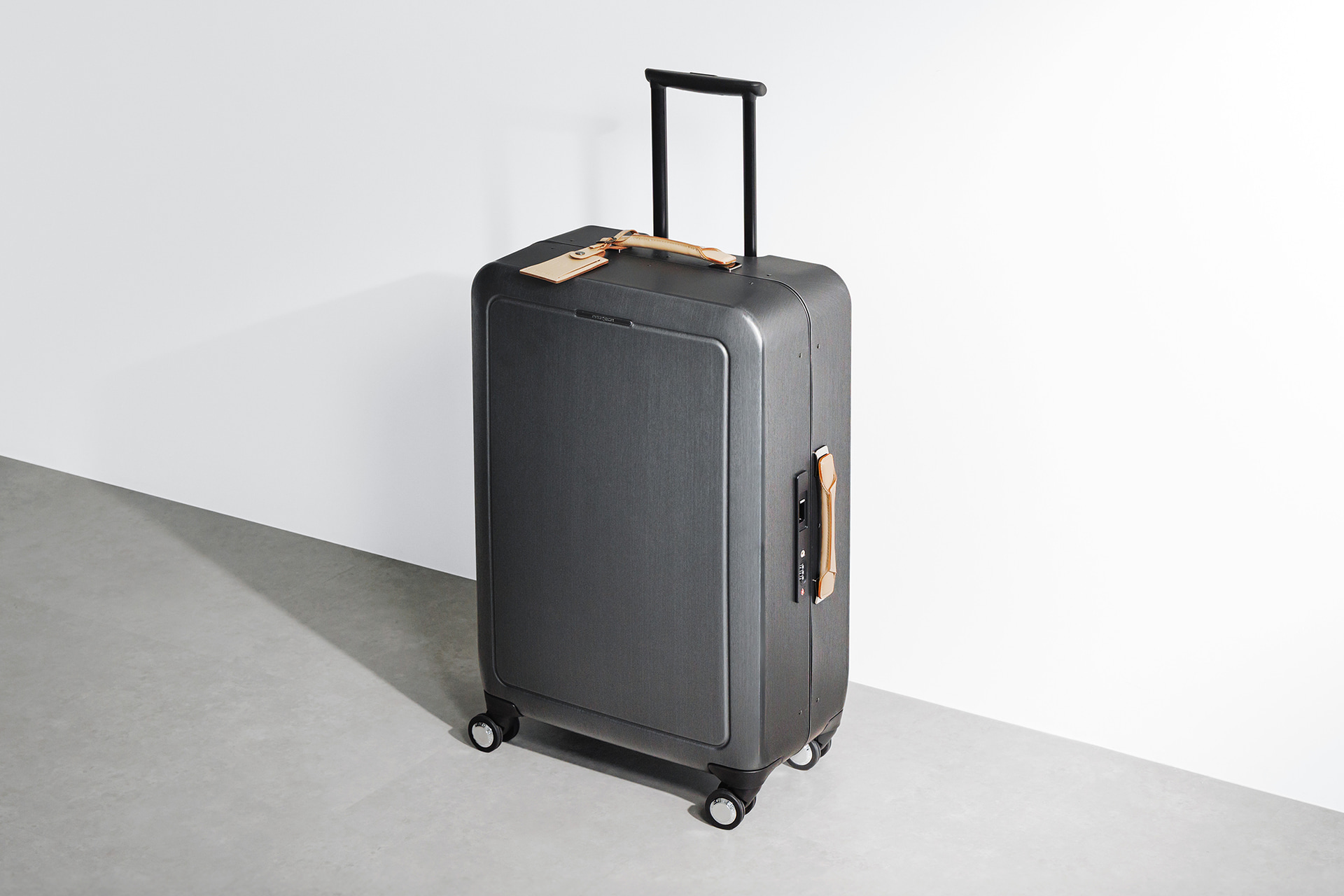 「PROTECA J5 Collection」のカスタムオーダーが常設展開に