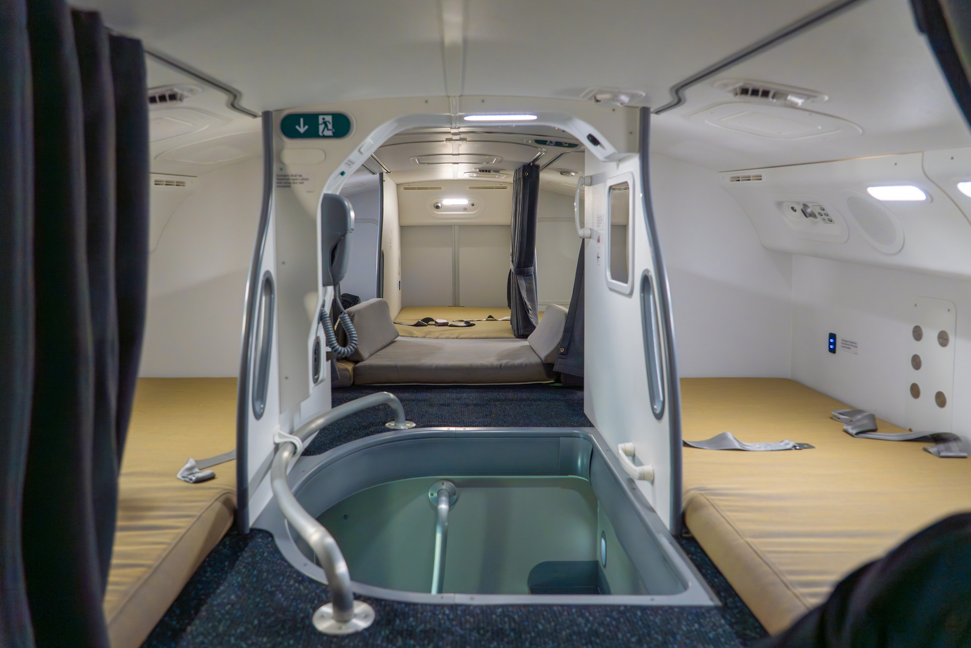 機体後方に新設したクルーレストスペース