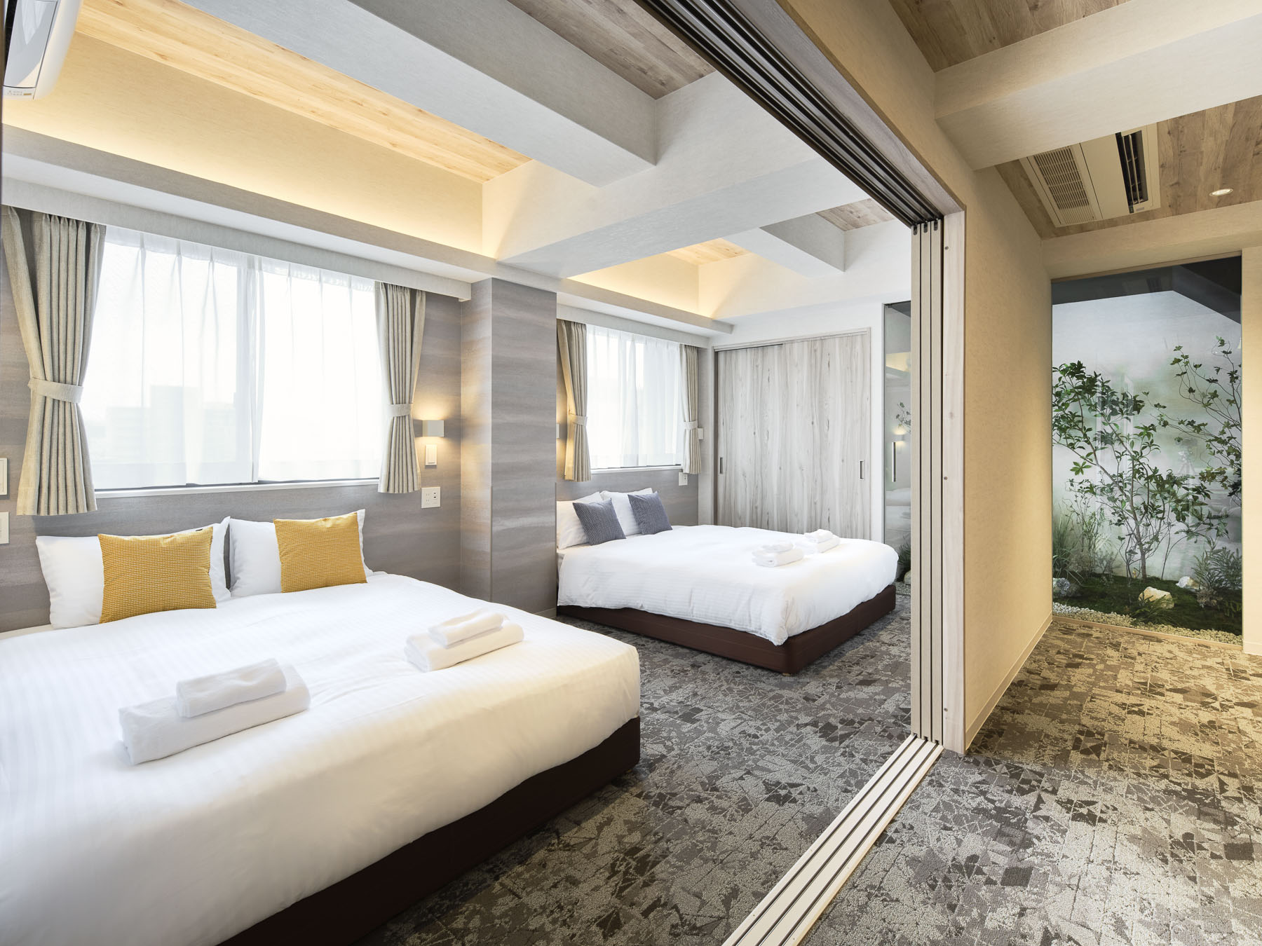 ダブルベッド2台＋布団2組＋ソファベッド1台