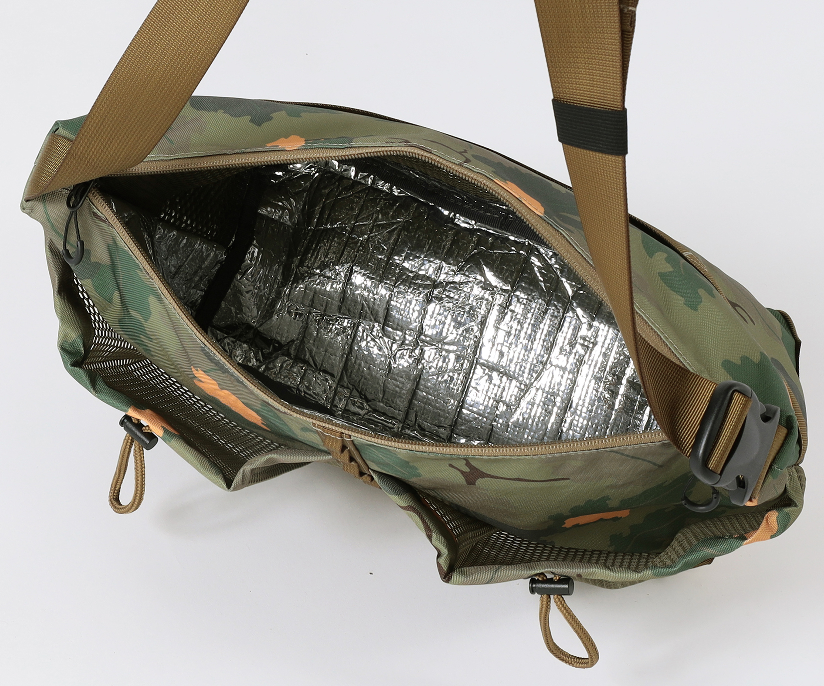 食材用の保冷バックが付属