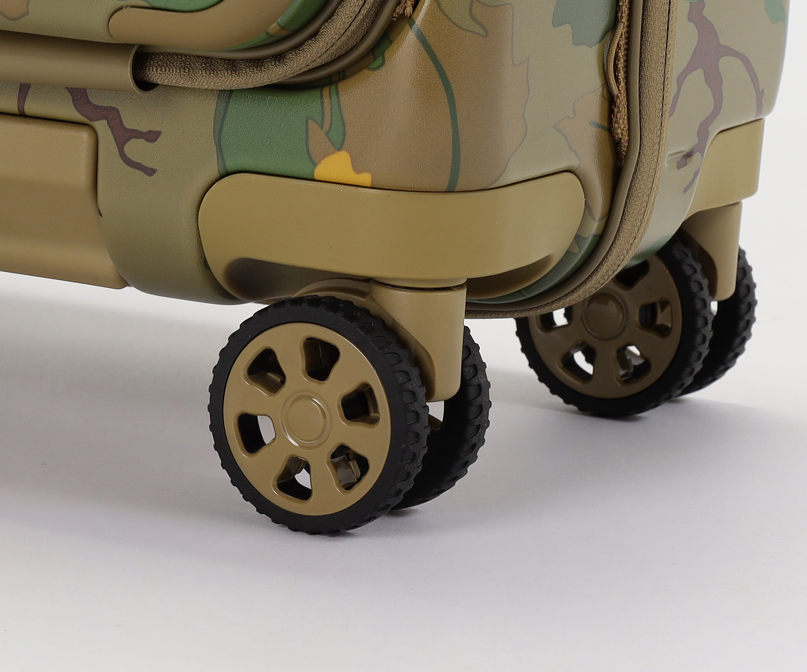 大型60Φ双輪キャスターでキャンプ地までの移動負担を軽減