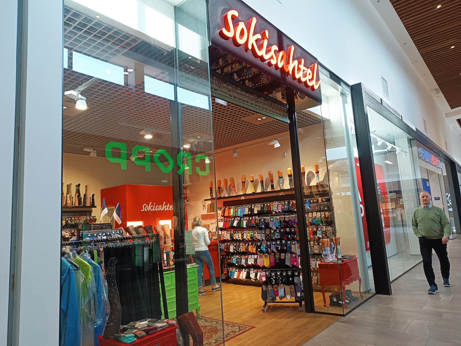 Sokisahtelはショッピングモールや空港で売っていました