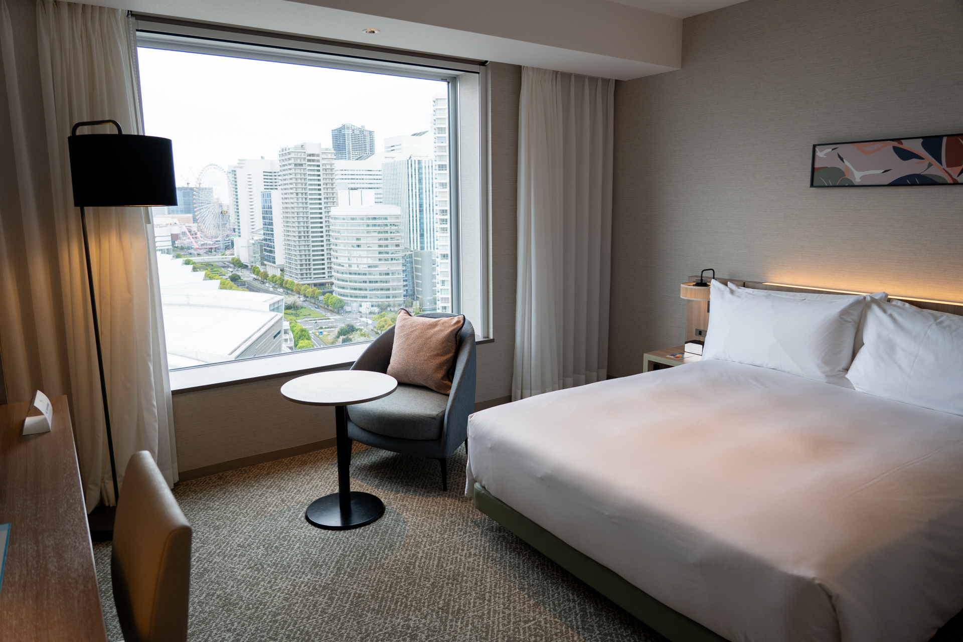 クイーンベッド1台のお部屋