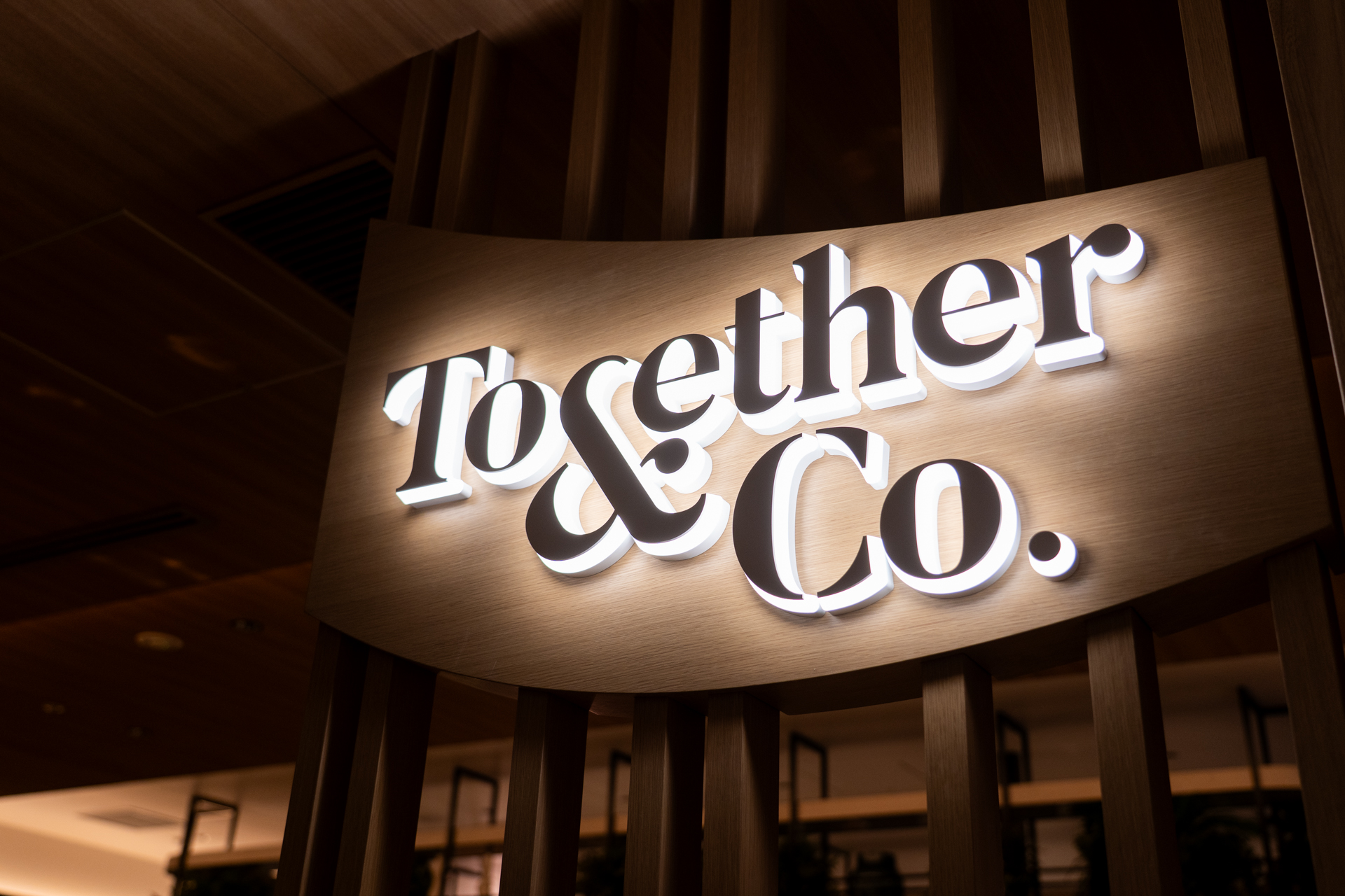 全112席の「Together＆Co.」は朝7時の朝食から22時まで終日営業